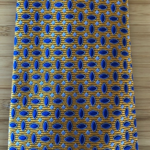 Robert Talbott Best Of Class Tie In Bright Yellow! - Picture 5 of 6